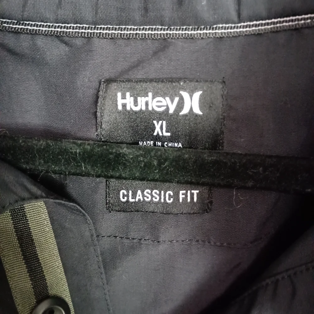 Hurley Men's Black Windbreaker / Rain Jacket_XL